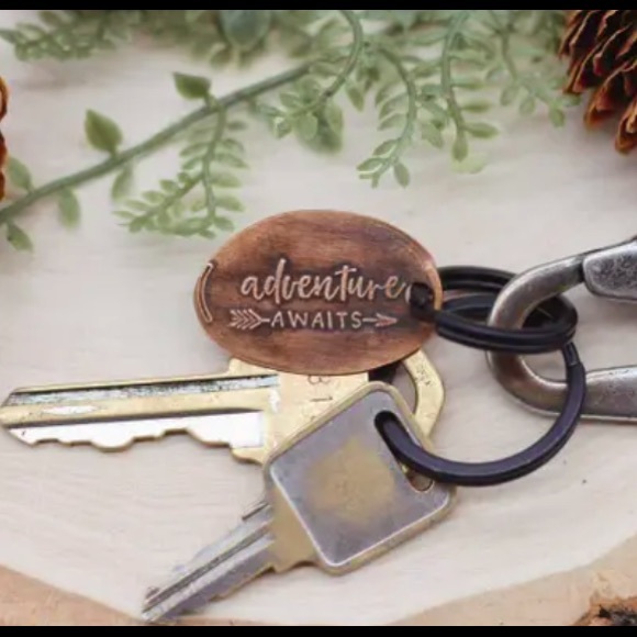 Pressed Penny Keychain - Adventure Awaits - Picture 2 of 2